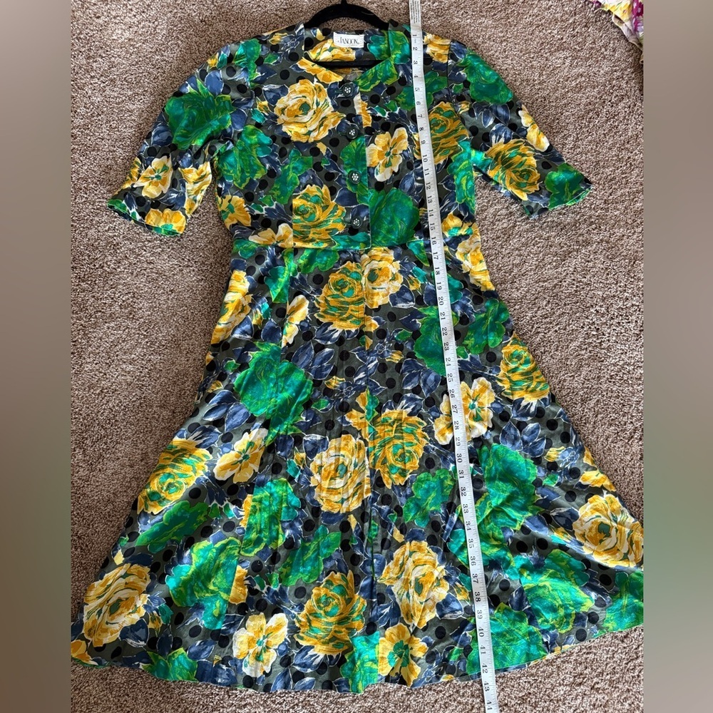 Vibrant Floral Midi Dress in‎ Green and Yellow